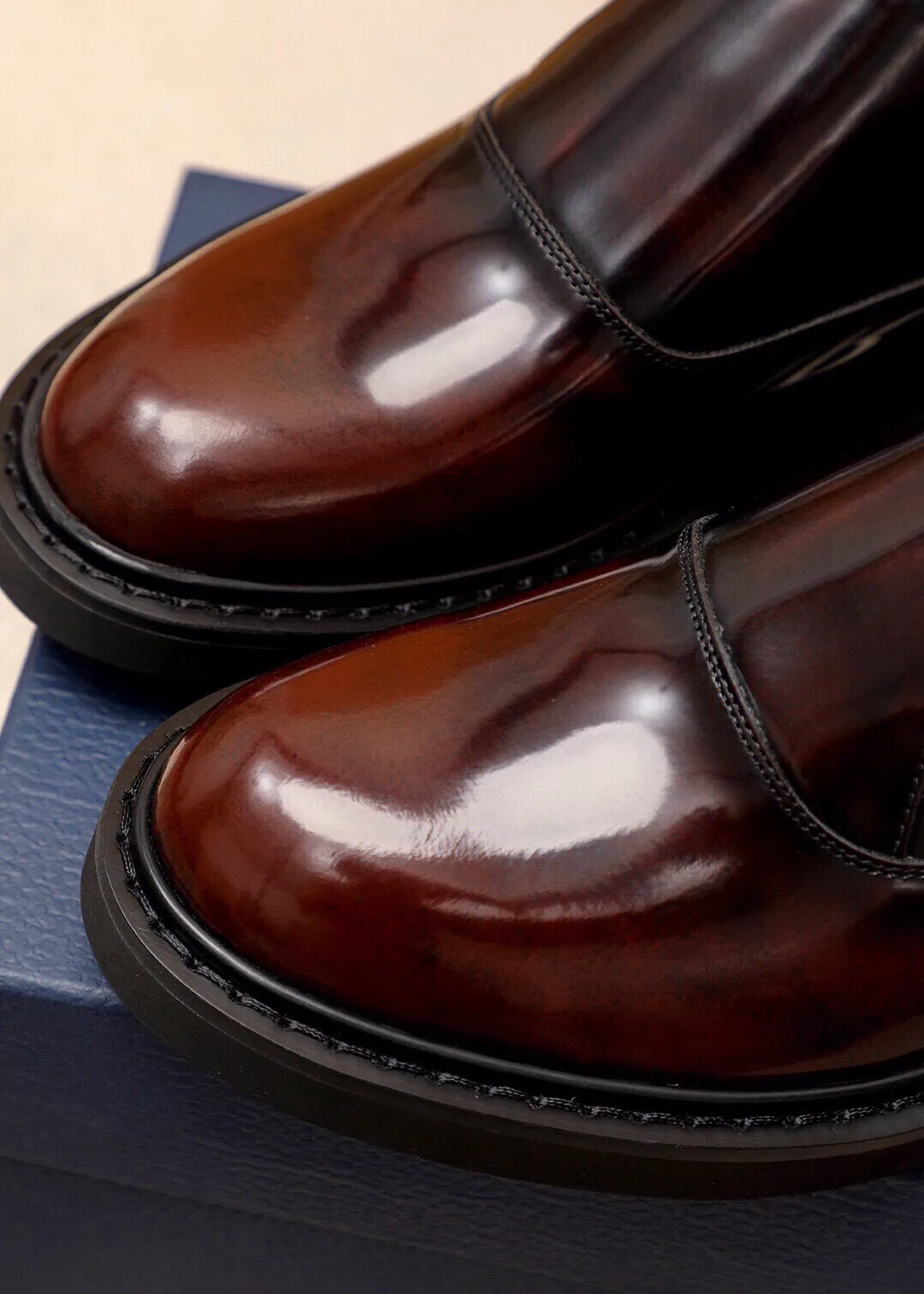 Men's men's shoes 💰600 💐"Dior" Dior 🇮🇹🇮🇹 counter synchronization Top purchasing agent 🔍🔍Men's 2⃣️0⃣️2⃣️5⃣️Business leather shoes Original open-edge beads imported from Italy, fully imported cow leather lining, sole: original T men's shoes 💰U outsole, exclusive movable molded sole, super comfortable, original factory follow-up goods, 🔍🔍high quality, can be entered and exited the counter at will, welcome to compare. Regular size 39-44 (customized at 38.45🉑️) 3 colors🉑️ to choose from